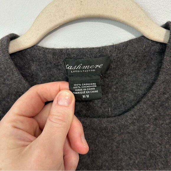 Lord & Taylor 100% Cashmere Gray Sleeveless Tank Top Women’s Size Medium - Picture 2 of 4